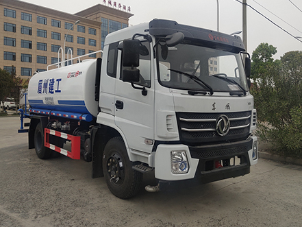 洒水车